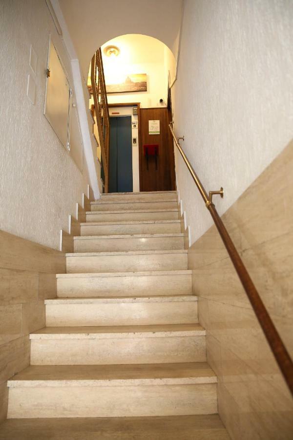 Aparthotel I Vicini Del Papa Rom